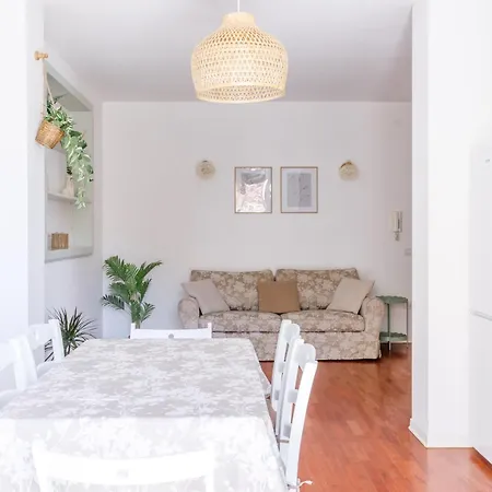 Darsena Dream Parcheggio Privato Due Passi Centro Апартаменты